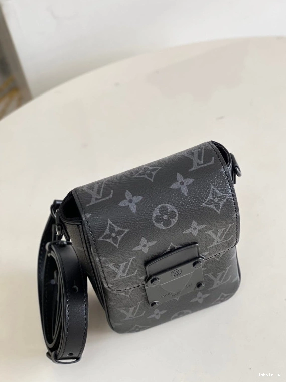 WIS WEARABLE VERTICAL WALLET LOUIS S-LOCK VUITTON 0923